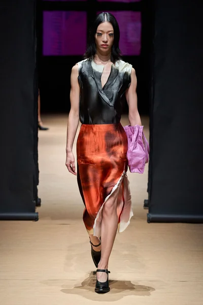 Look 11